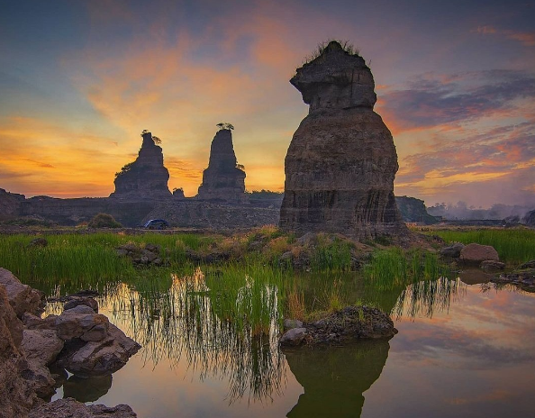 Pemadangan Wisata Alam Semarang Brown Canyon di Sore Hari