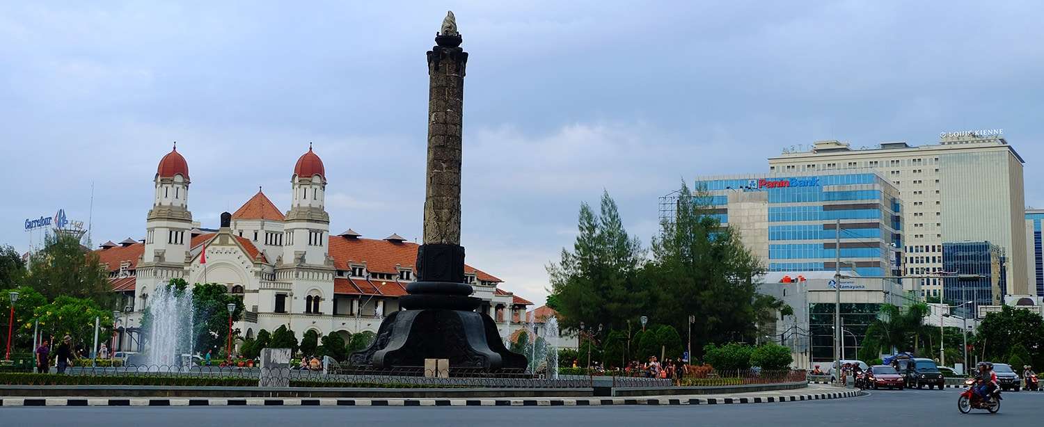 Tugu Muda Semarang Wajib Berfoto Saat Berkunjung