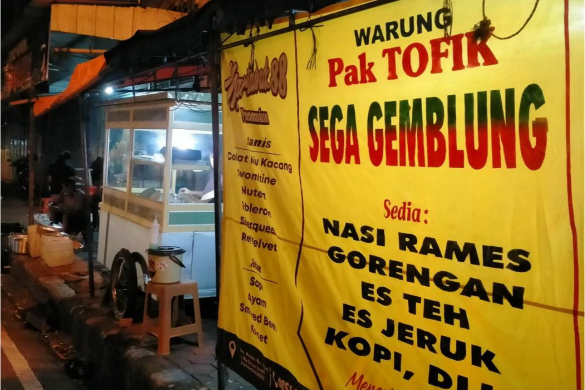 Kuliner Malam Nasi Gemblung