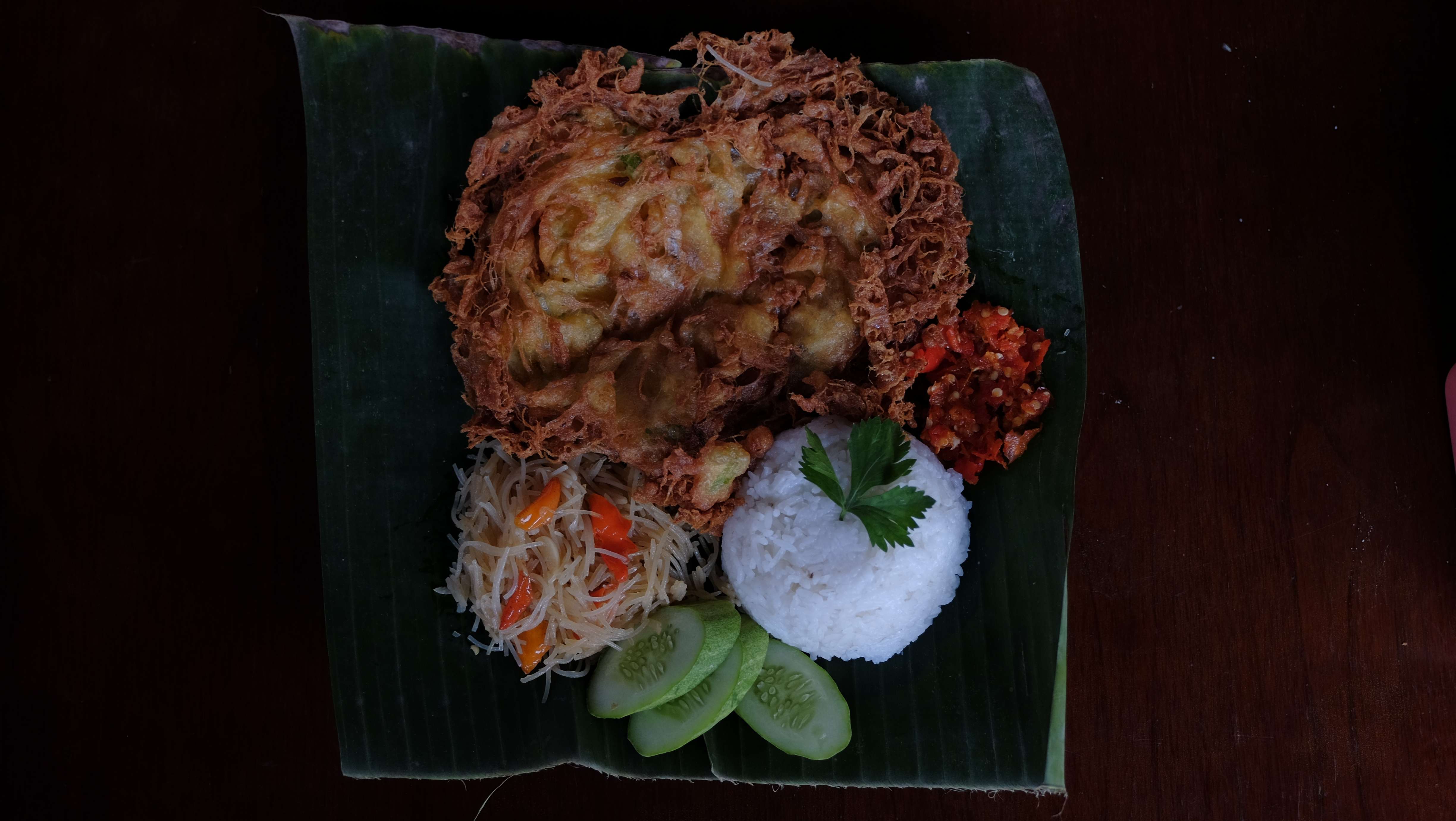 Nasi Telur Dengan Sambal Salah Satu Menu di Tawarkan