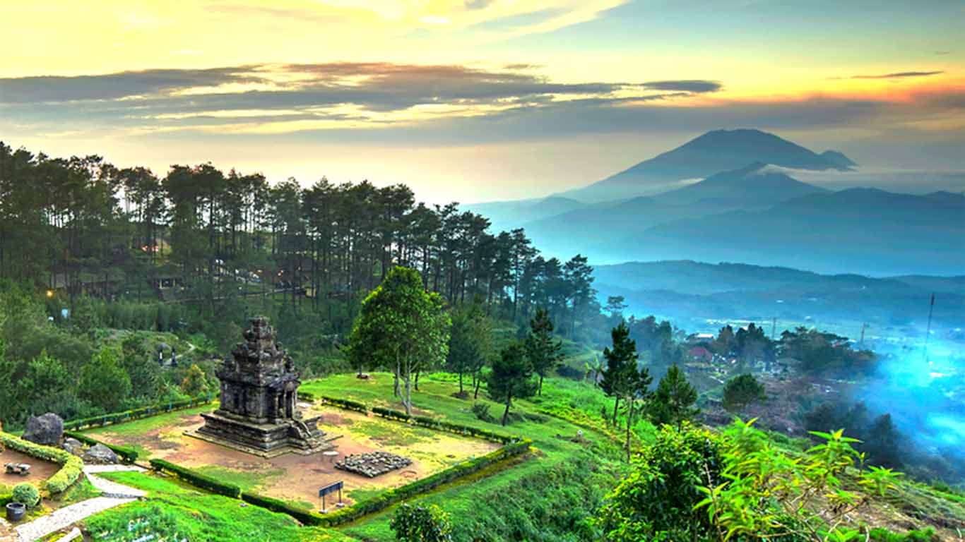 Pemandangan Wisata Candi Gedong Songo