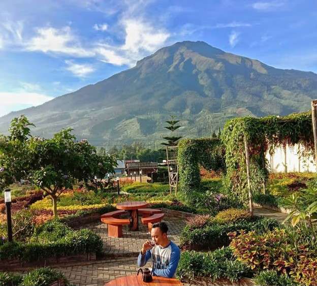 Kledung Park Cafe Temanggung view gunung 