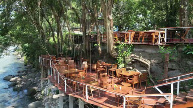 Wisata sekirtar Borobudur Puunee Wild River Restaurant