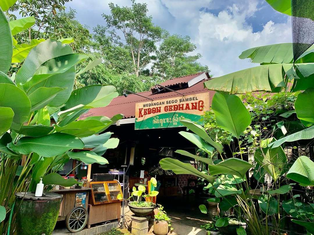 Wedangan Kebon Gedhang Rekomendasi Tempat Buka Puasa di Semarang